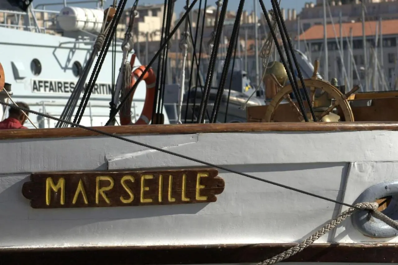 Sud Passion - Fada Vieux Port - Calme - Linge De Qualite - Lit King Size - Fibre Apartment Marseille
